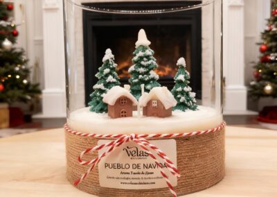 vela pueblo de navidad en jarrón de cristal. Vela exclusiva. Vela de diseño. Regalo de navidad